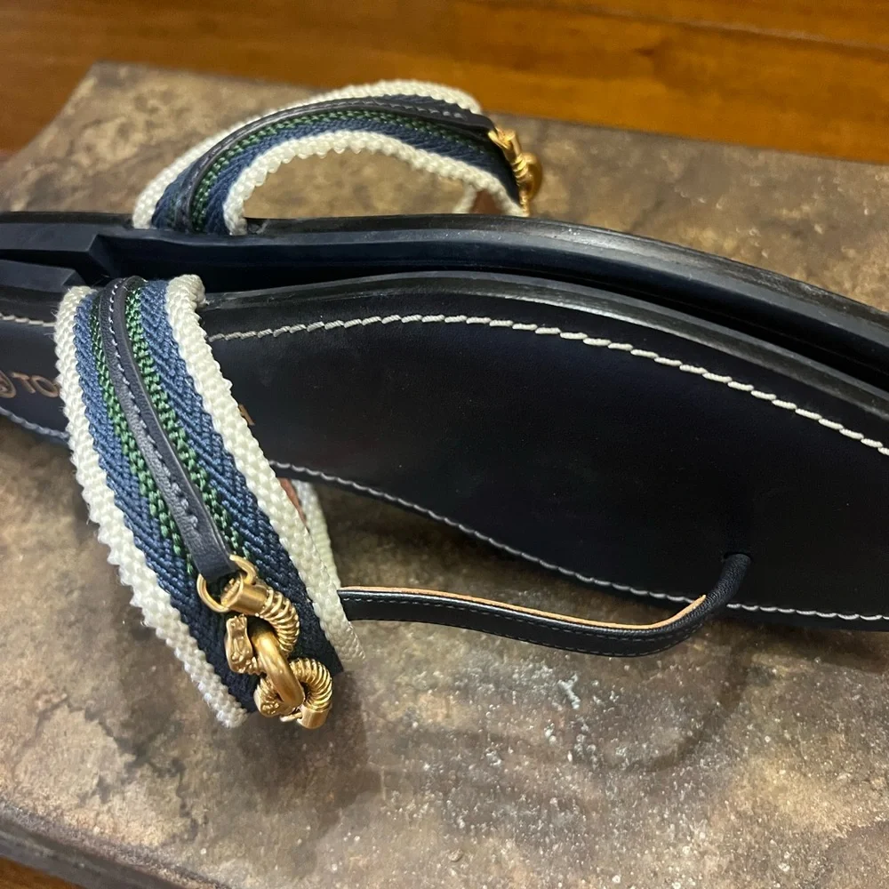 TORY BURCH JESSA
EQUESTRIAN THONG SANDAL
LEATHER NAVY/BANYAN/GREEN
MULTI - Picture 10 of 11